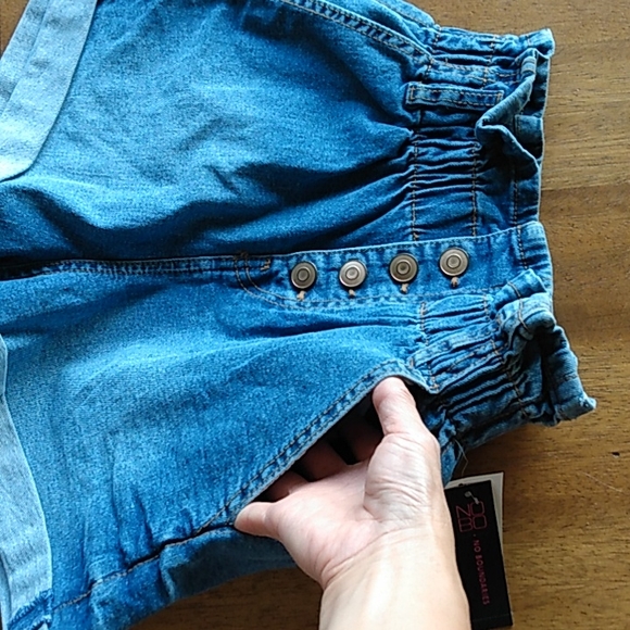 New w/tag Paper bag shorts - Picture 3 of 8
